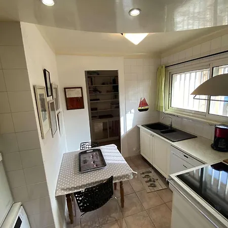 Appartement Bel Avec Jardin A Seulement 50 M De La Et De Sanary.climatisation Six-Fours-les-Plages